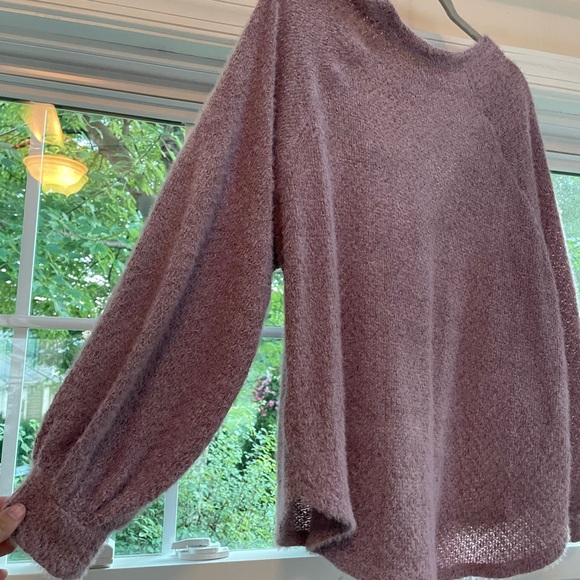 V Neck Balloon Sleeve Sweater - Picture 4 of 4